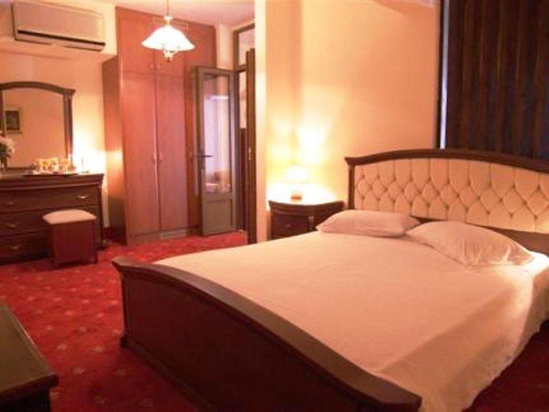 Alexandros Hotel Perama  Ngoại thất bức ảnh